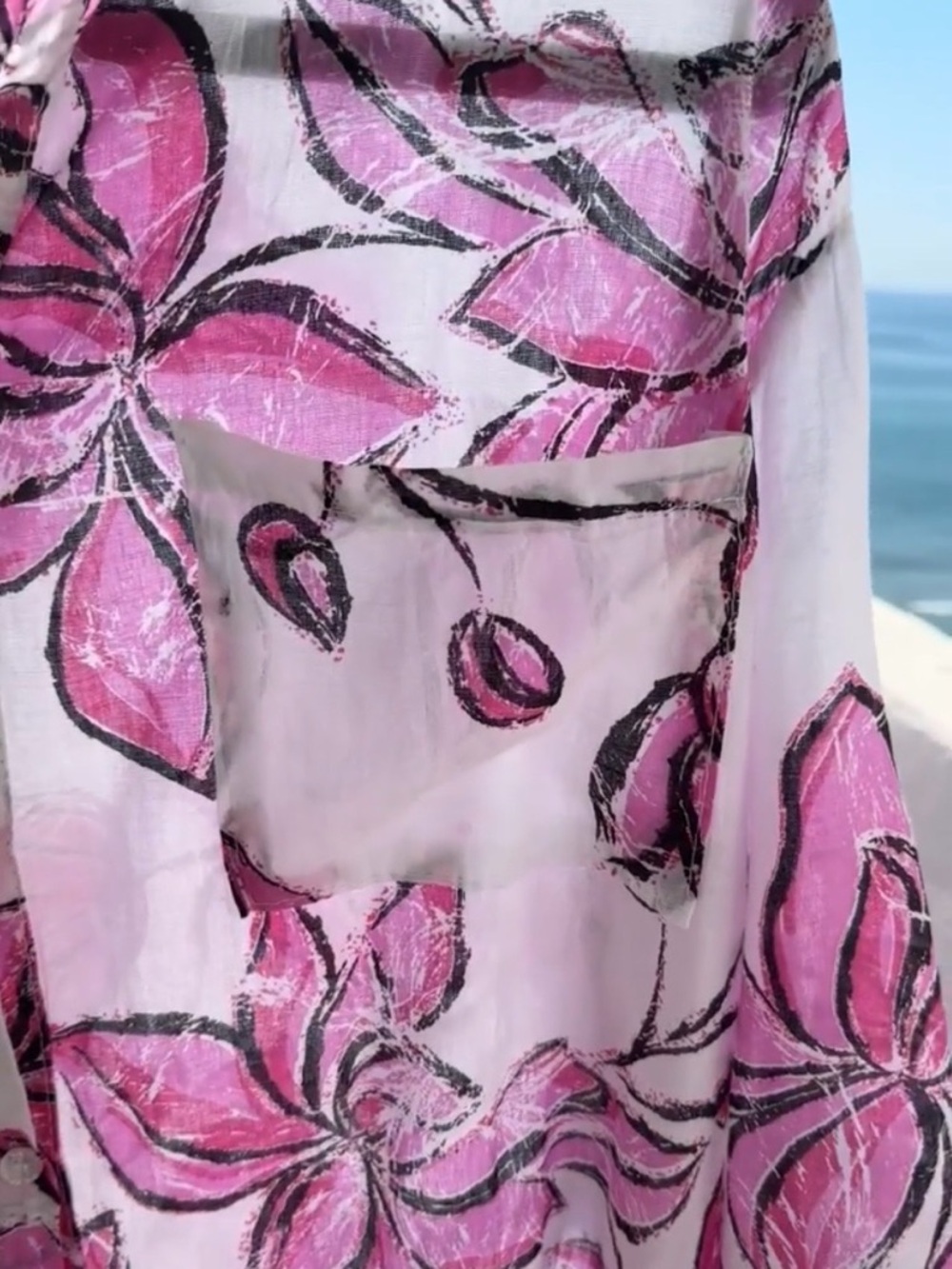 Beach coverup in beautiful pink colors - Picture 4 of 5